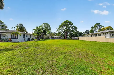 257 Mateo Way NE St Petersburg FL 33704