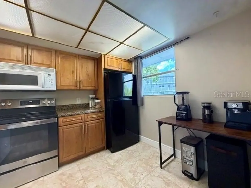 107 Royal Park Drive Oakland Park FL 33309