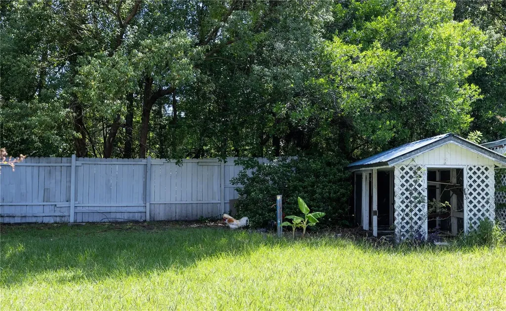 298 N Court Street Bronson FL 32621
