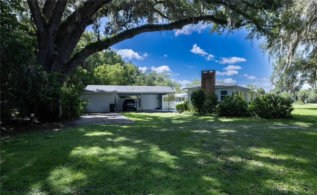 298 N Court Street Bronson FL 32621