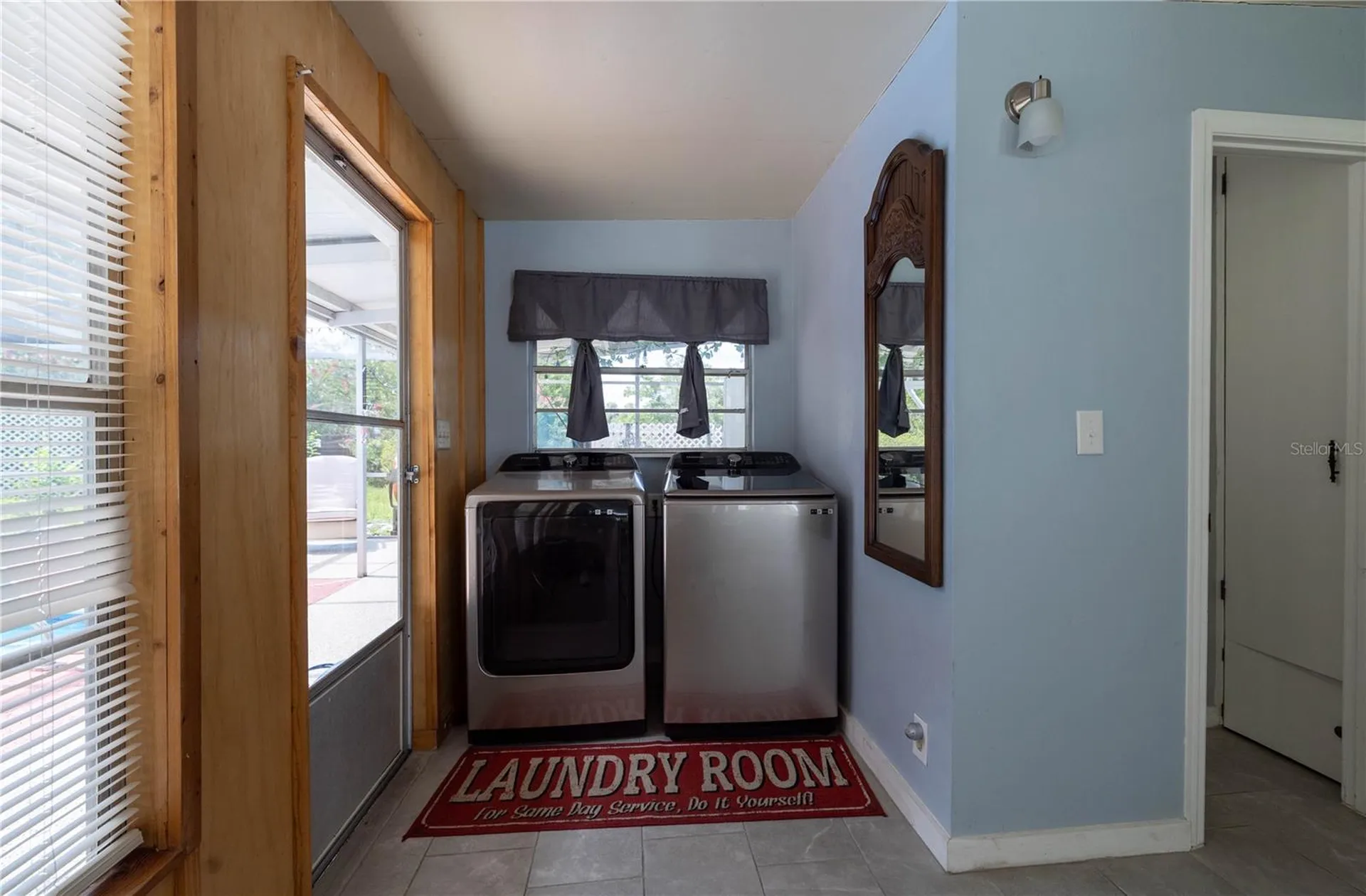 298 N Court Street Bronson FL 32621