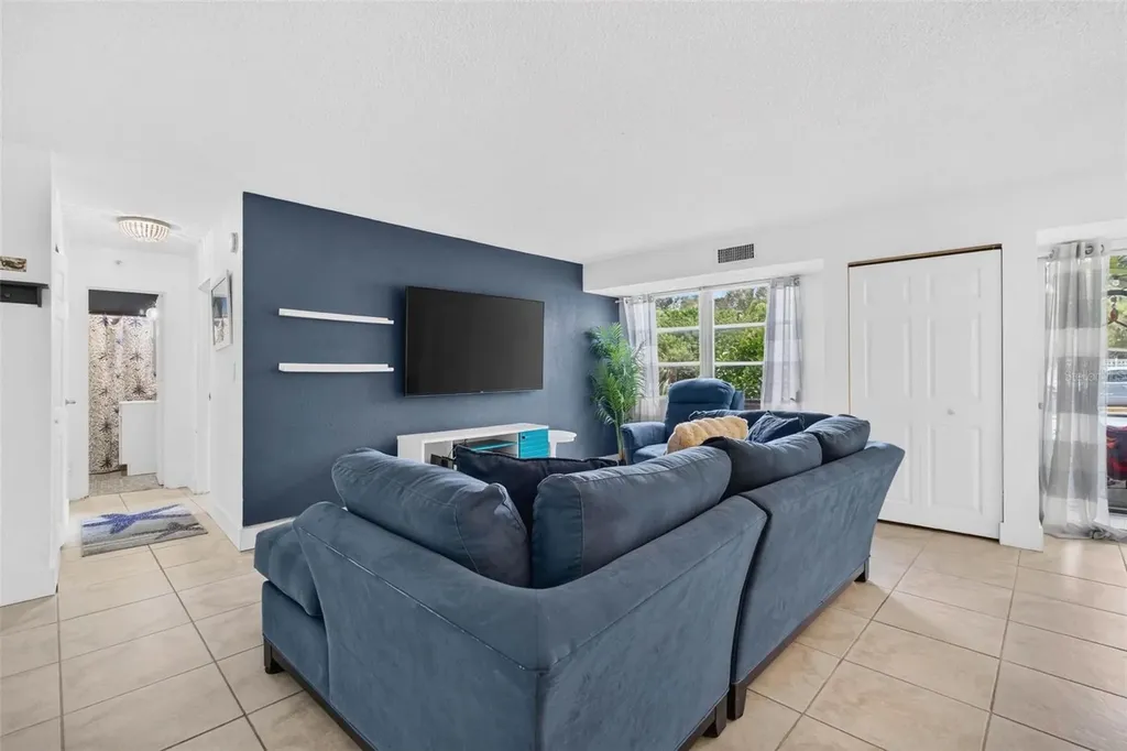 3315 58th Avenue S St Petersburg FL 33712