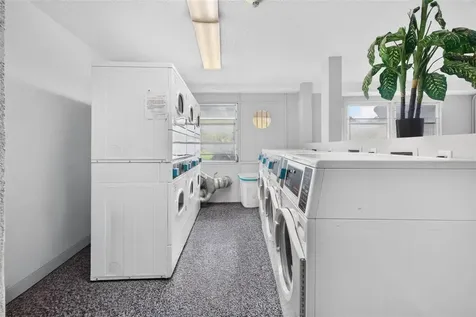 3315 58th Avenue S St Petersburg FL 33712