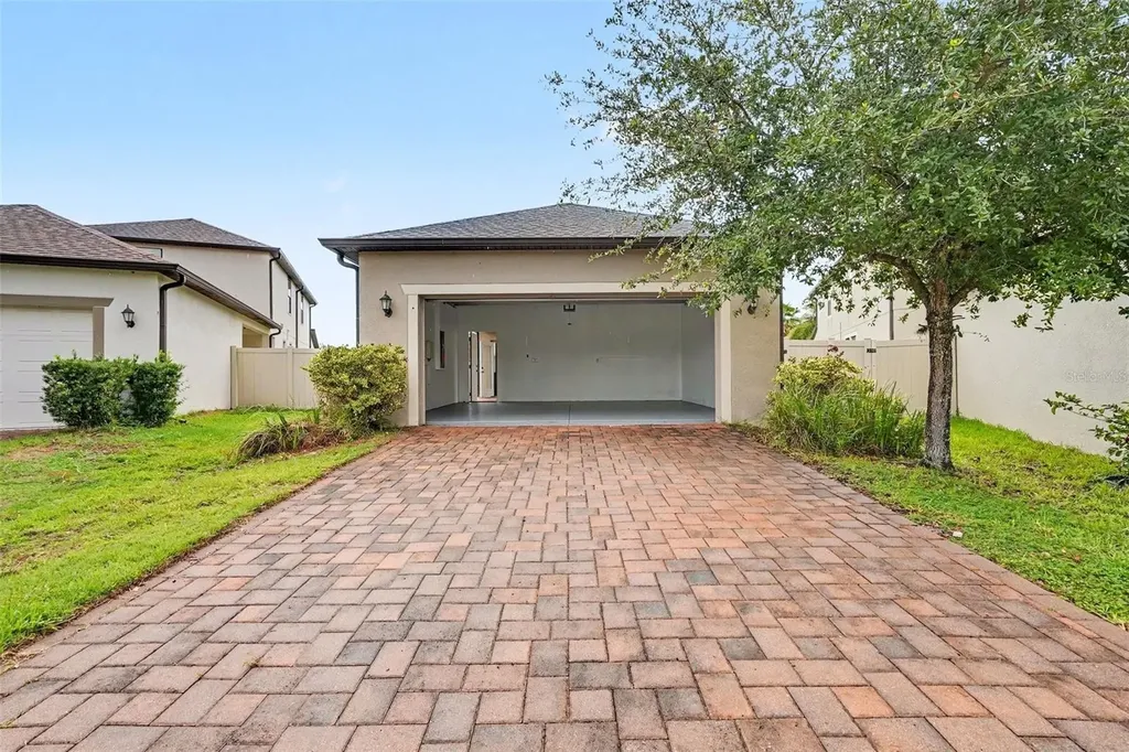 28500 Pleasant Bay Loop Wesley Chapel FL 33543