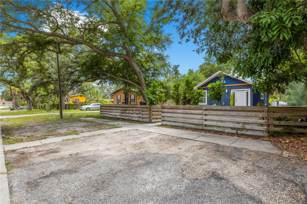 2101 43rd Street S St Petersburg FL 33711