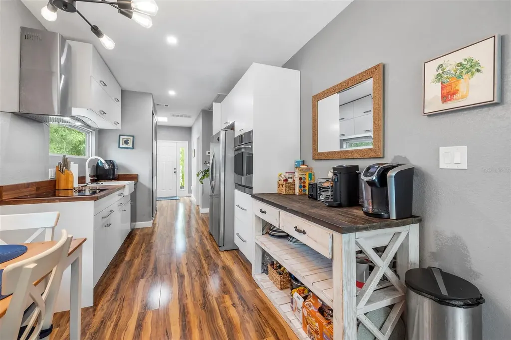 2101 43rd Street S St Petersburg FL 33711