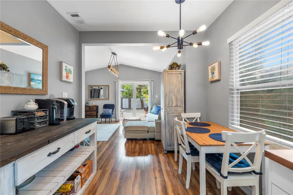2101 43rd Street S St Petersburg FL 33711