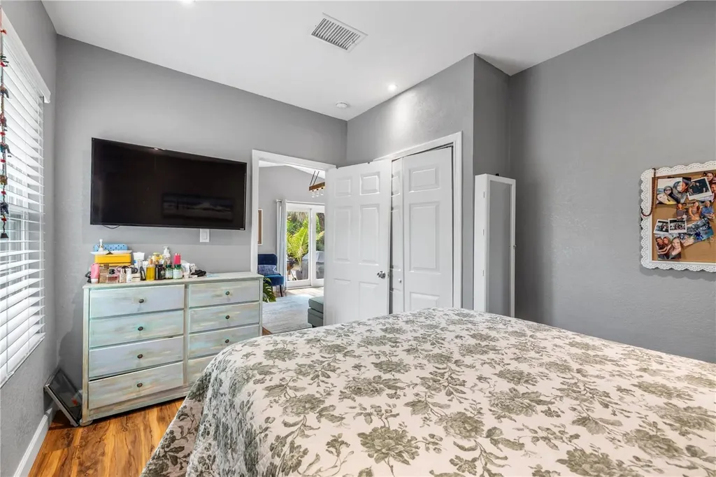 2101 43rd Street S St Petersburg FL 33711