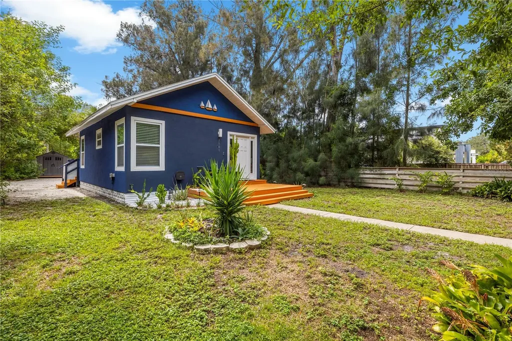 2101 43rd Street S St Petersburg FL 33711