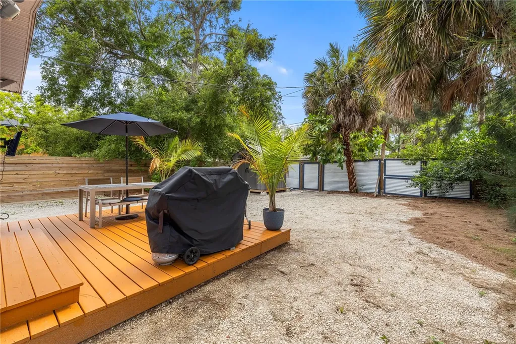 2101 43rd Street S St Petersburg FL 33711