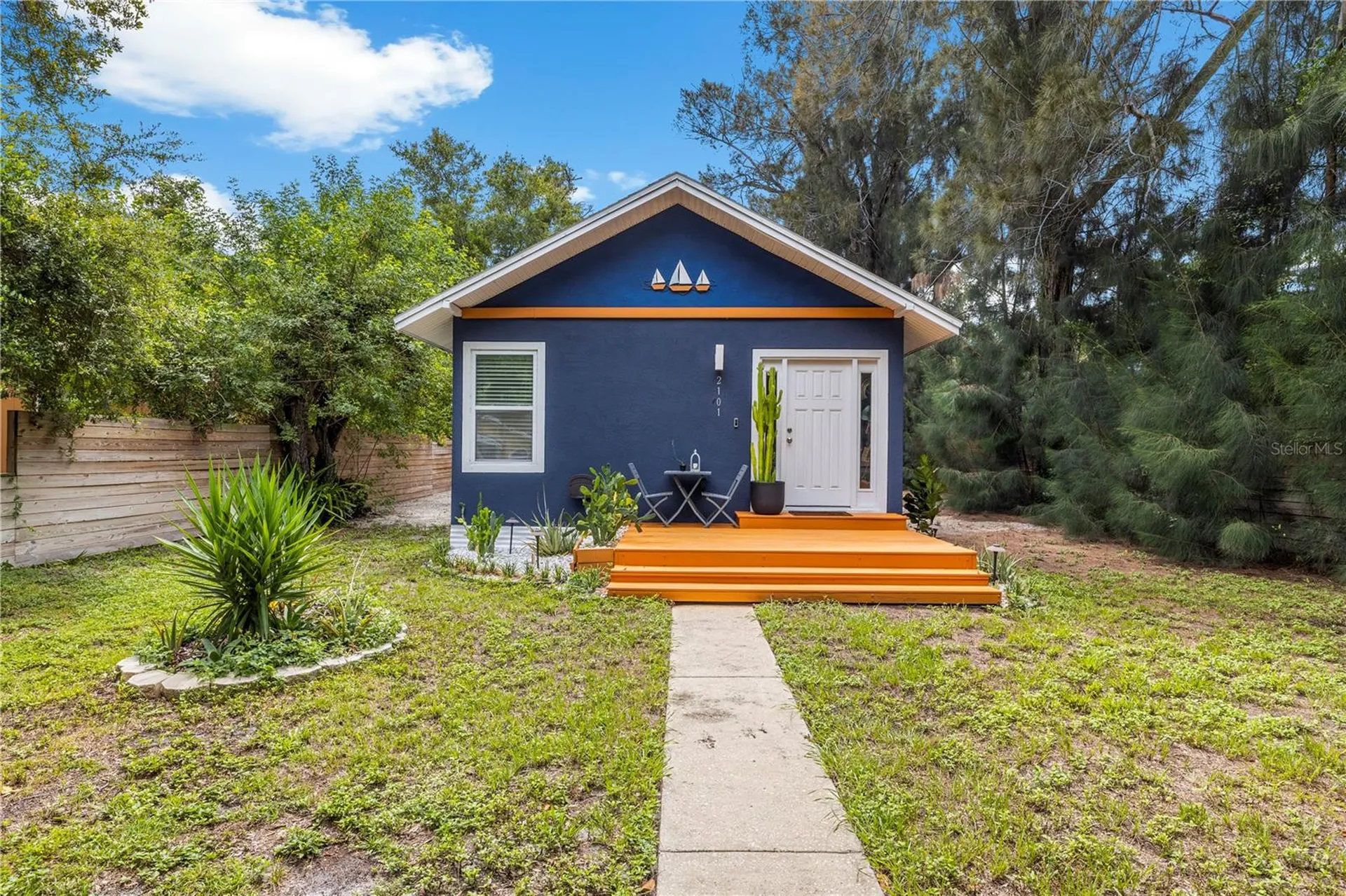 2101 43rd Street S St Petersburg FL 33711