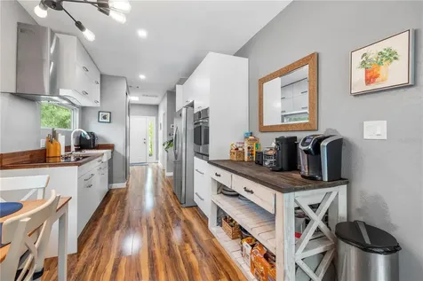 2101 43rd Street S St Petersburg FL 33711