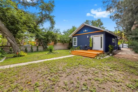 2101 43rd Street S St Petersburg FL 33711