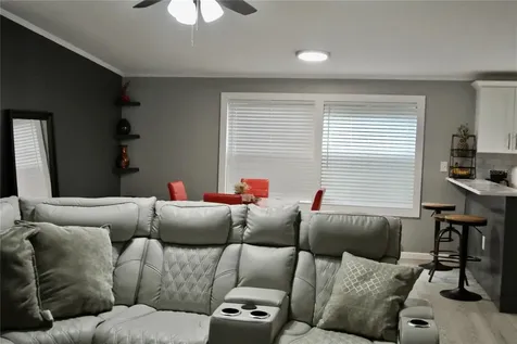 38122 Central Avenue Zephyrhills FL 33540