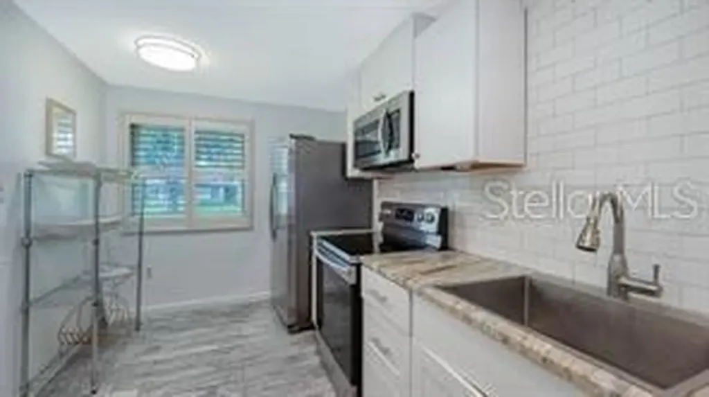 5911 39th Avenue W Bradenton FL 34209