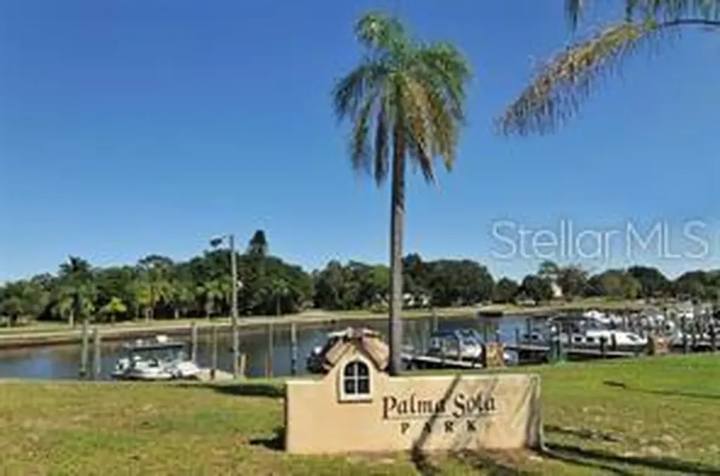 5911 39th Avenue W Bradenton FL 34209