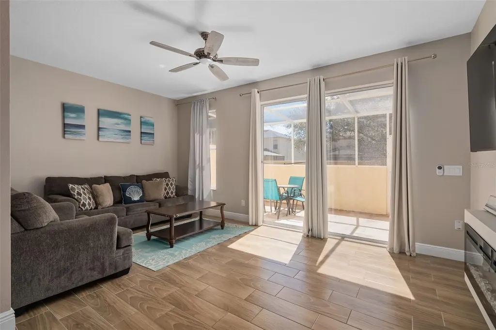 1204 S Beach Circle Kissimmee FL 34746