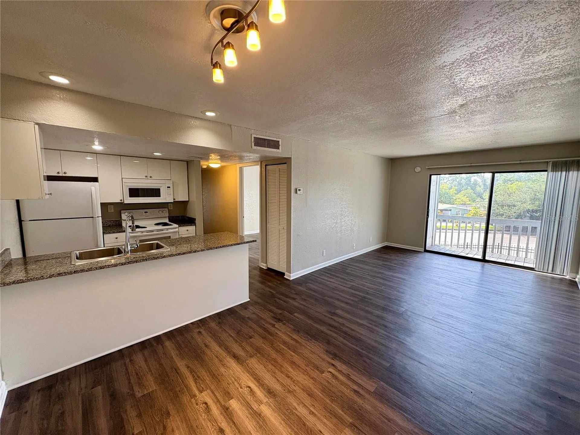 2017 5th Street W Bradenton FL 34205