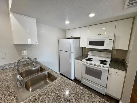 2017 5th Street W Bradenton FL 34205