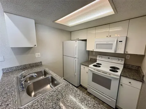 2007 5th Street W Bradenton FL 34205
