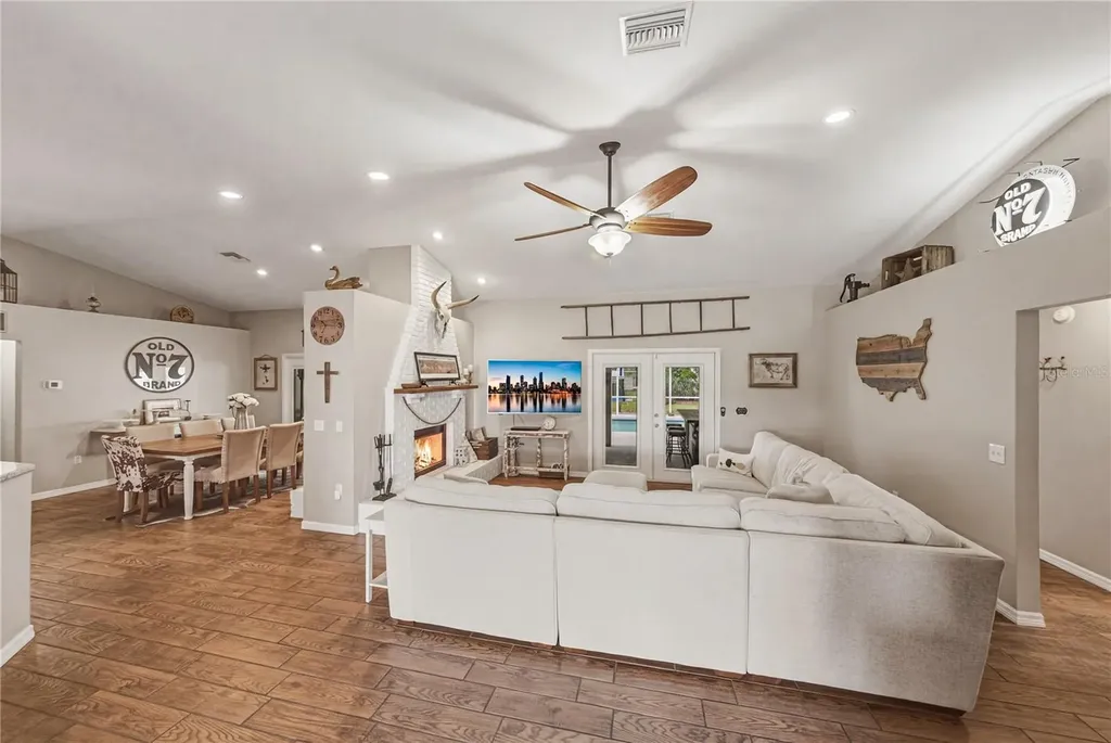 162 Old Nichols Circle Auburndale FL 33823