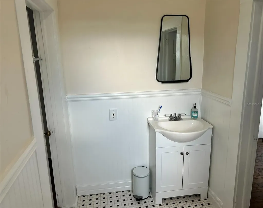 4922 N Suwanee Avenue Tampa FL 33603