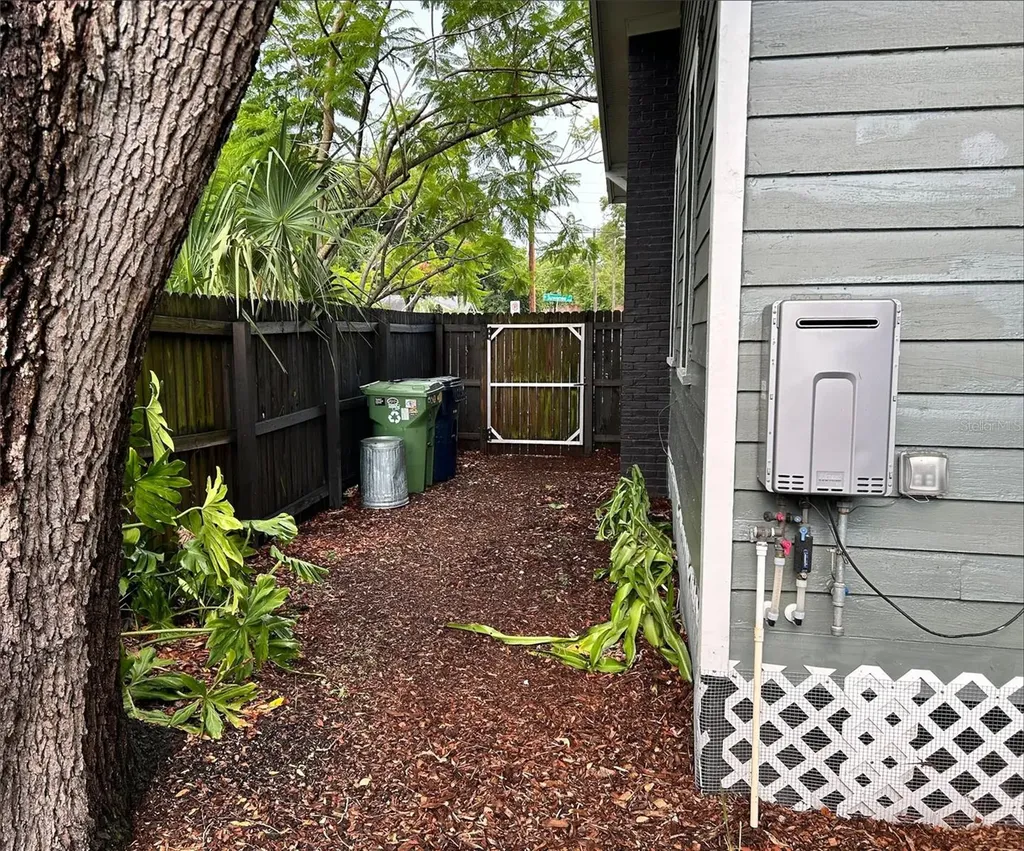 4922 N Suwanee Avenue Tampa FL 33603