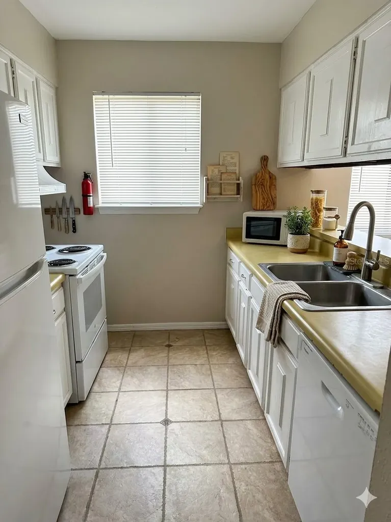 1412 Oak Place Apopka FL 32712