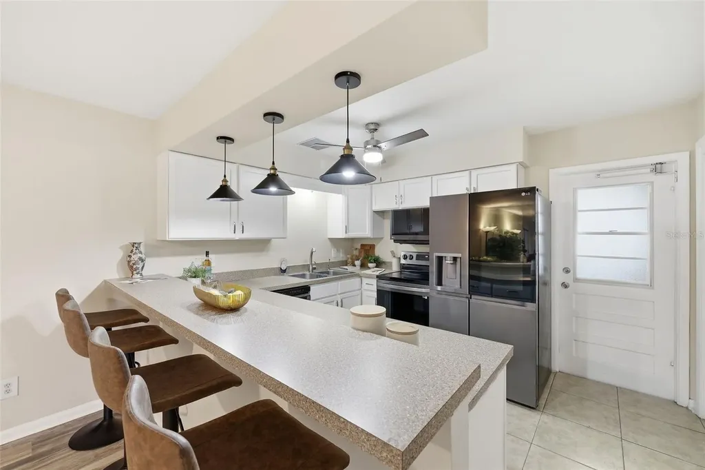 2327 W Knollwood Place Tampa FL 33604