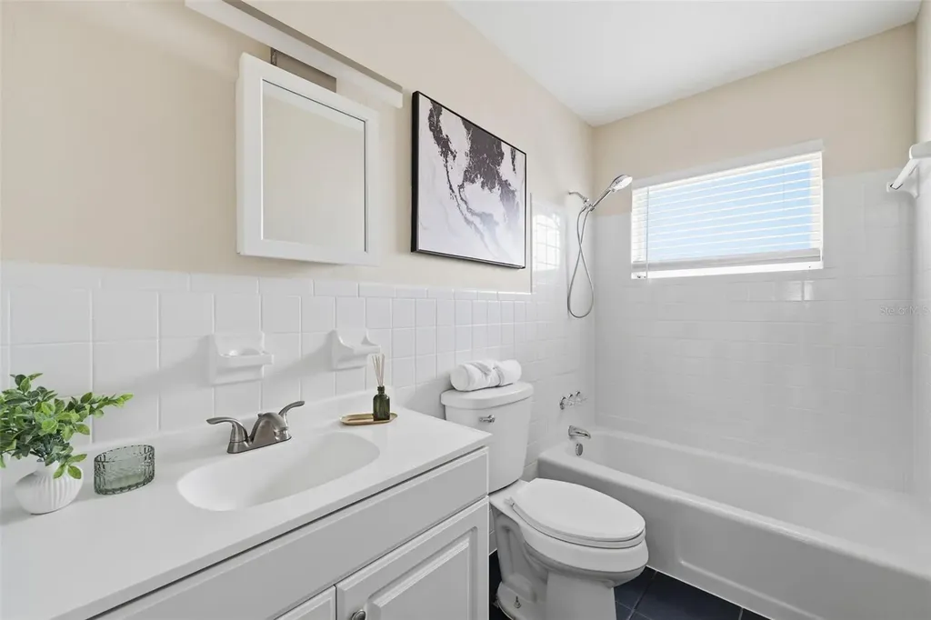 2327 W Knollwood Place Tampa FL 33604