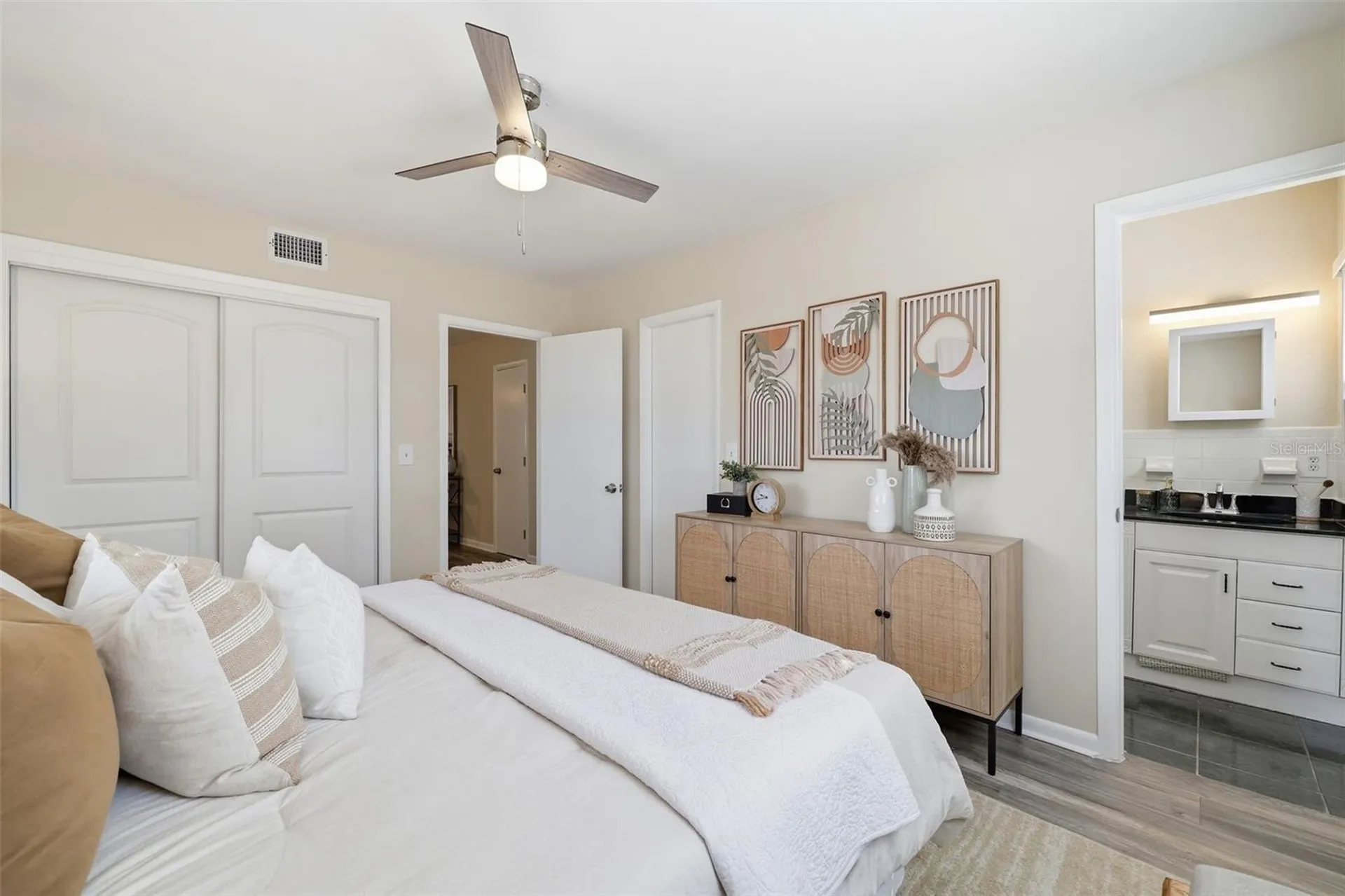 2327 W Knollwood Place Tampa FL 33604
