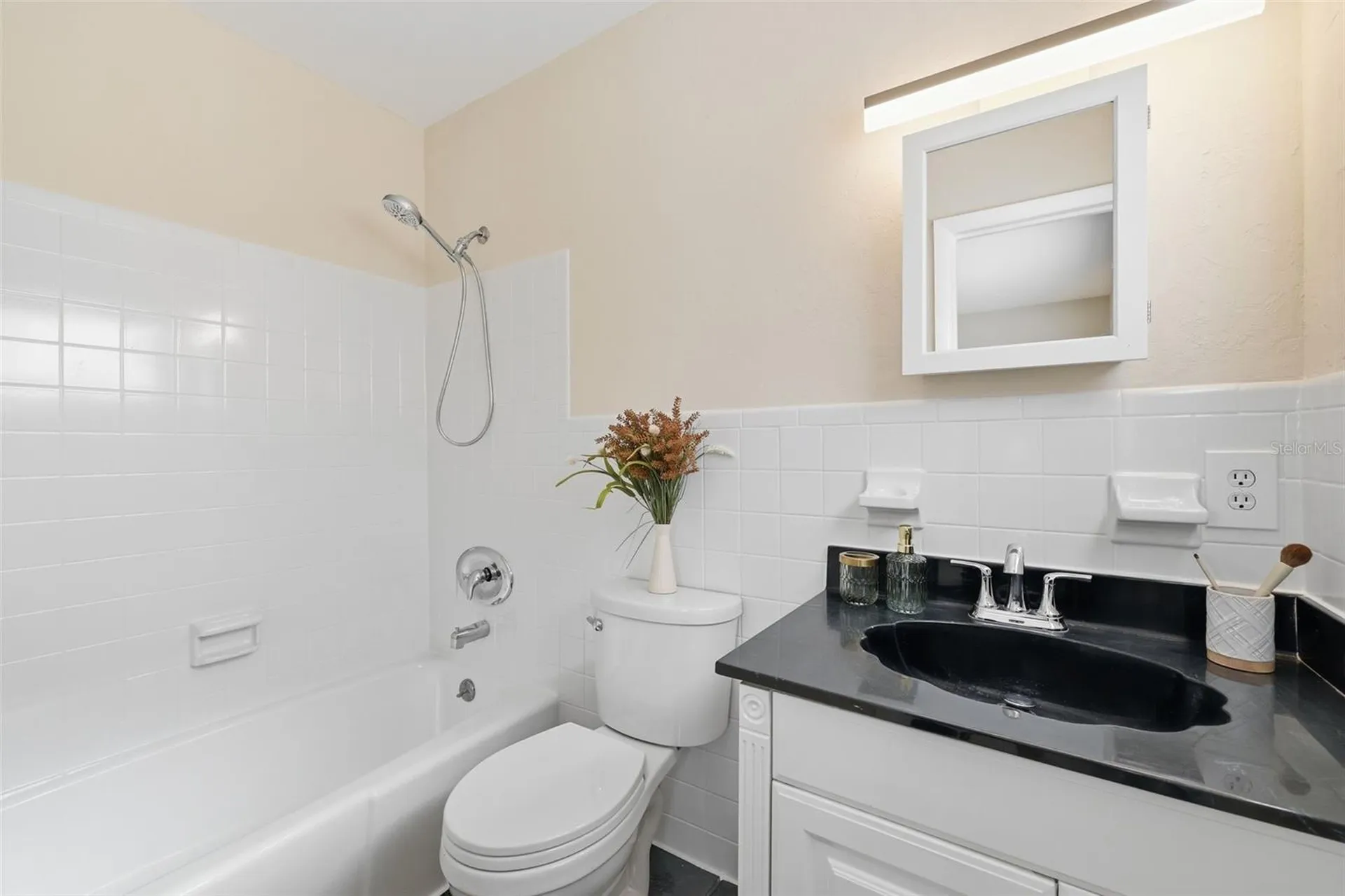 2327 W Knollwood Place Tampa FL 33604