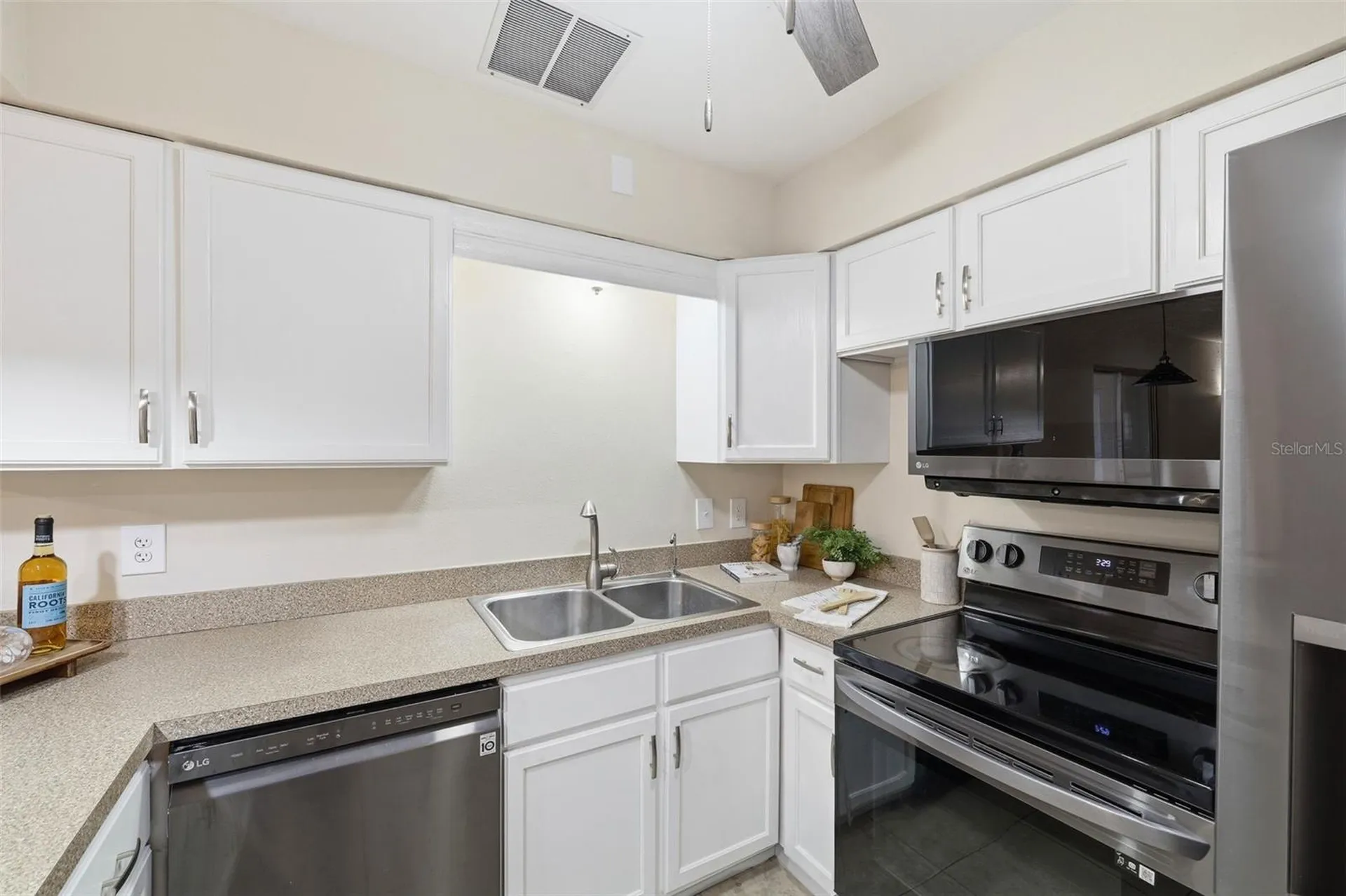 2327 W Knollwood Place Tampa FL 33604