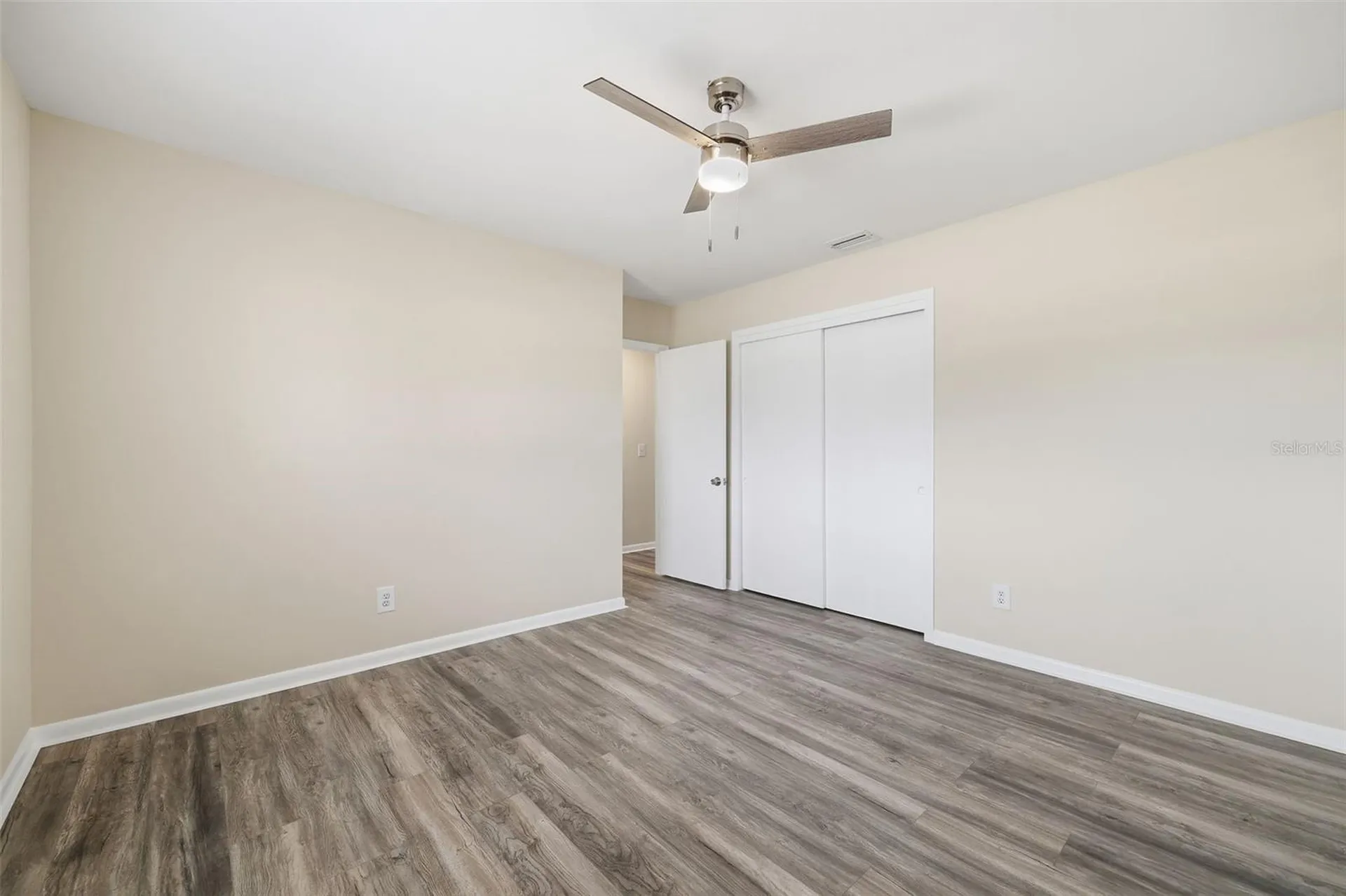 2327 W Knollwood Place Tampa FL 33604