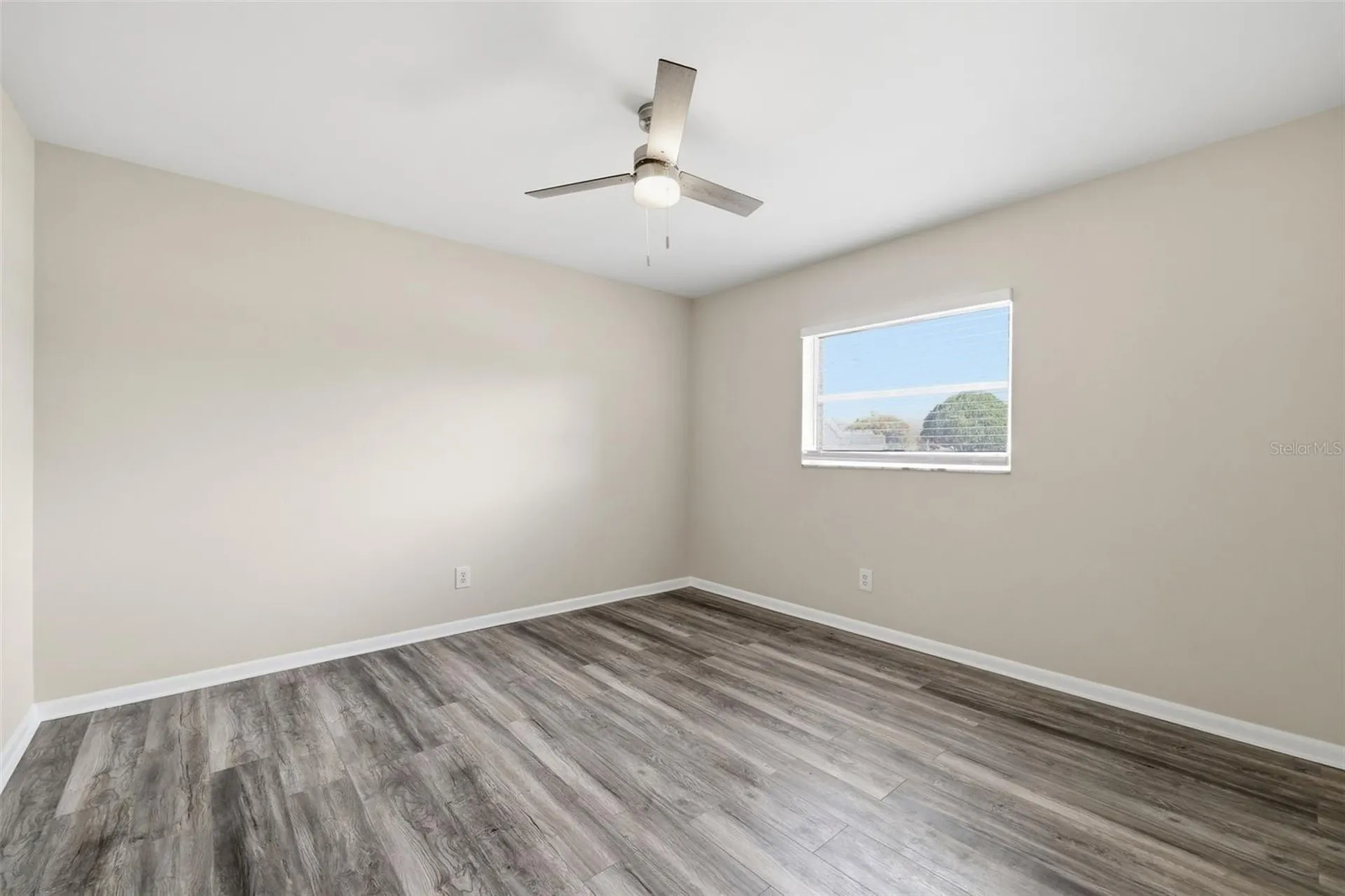 2327 W Knollwood Place Tampa FL 33604