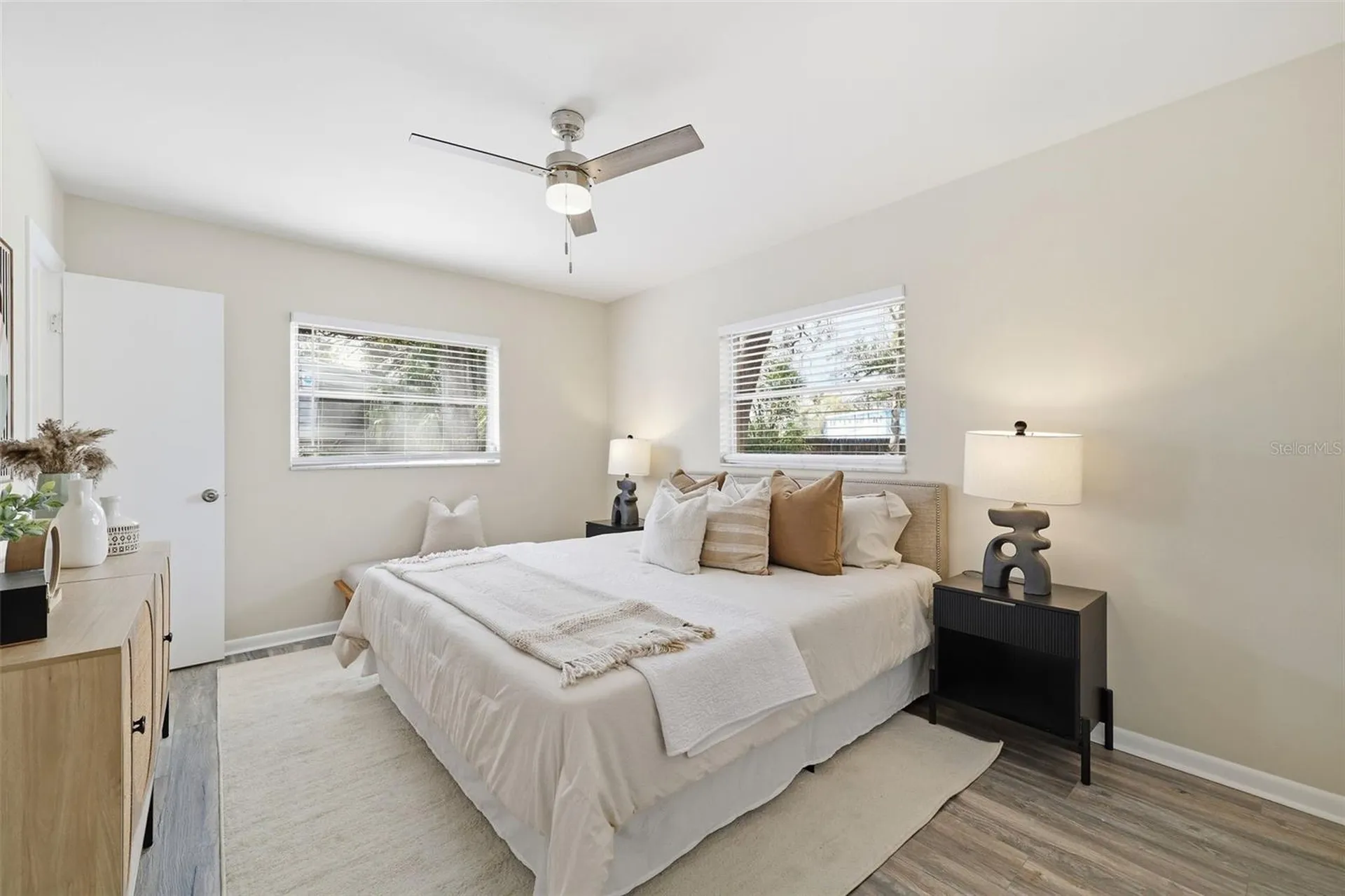 2327 W Knollwood Place Tampa FL 33604