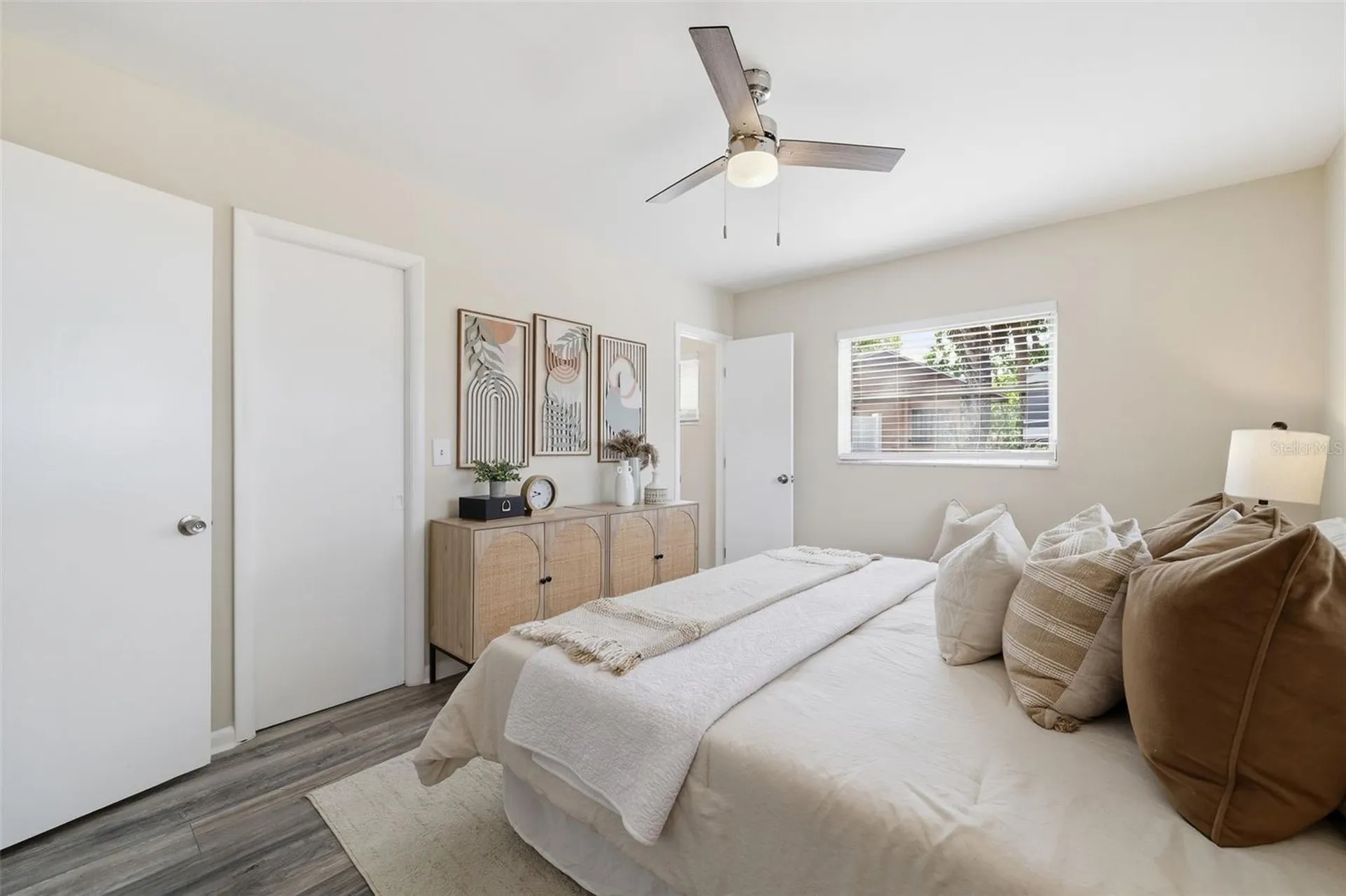 2327 W Knollwood Place Tampa FL 33604