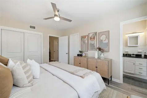 2327 W Knollwood Place Tampa FL 33604