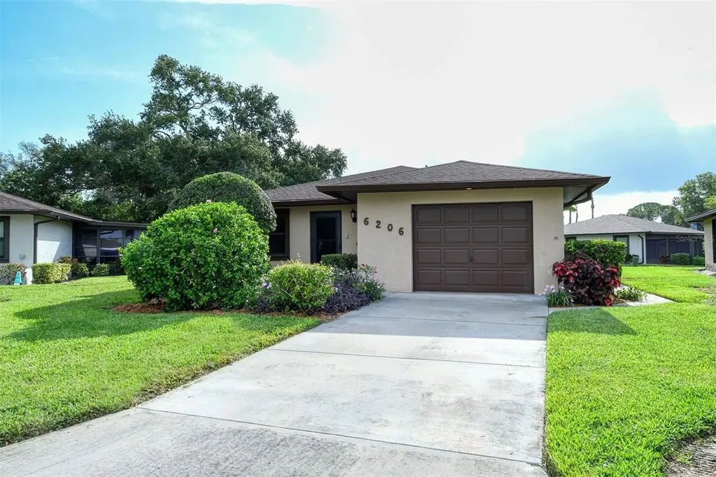 6206 26th Avenue W Bradenton FL 34209
