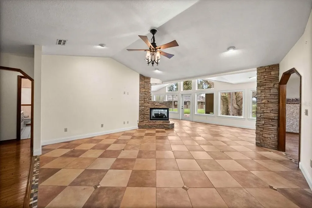 5065 NW 150th Avenue Morriston FL 32668