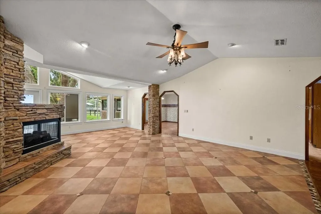 5065 NW 150th Avenue Morriston FL 32668
