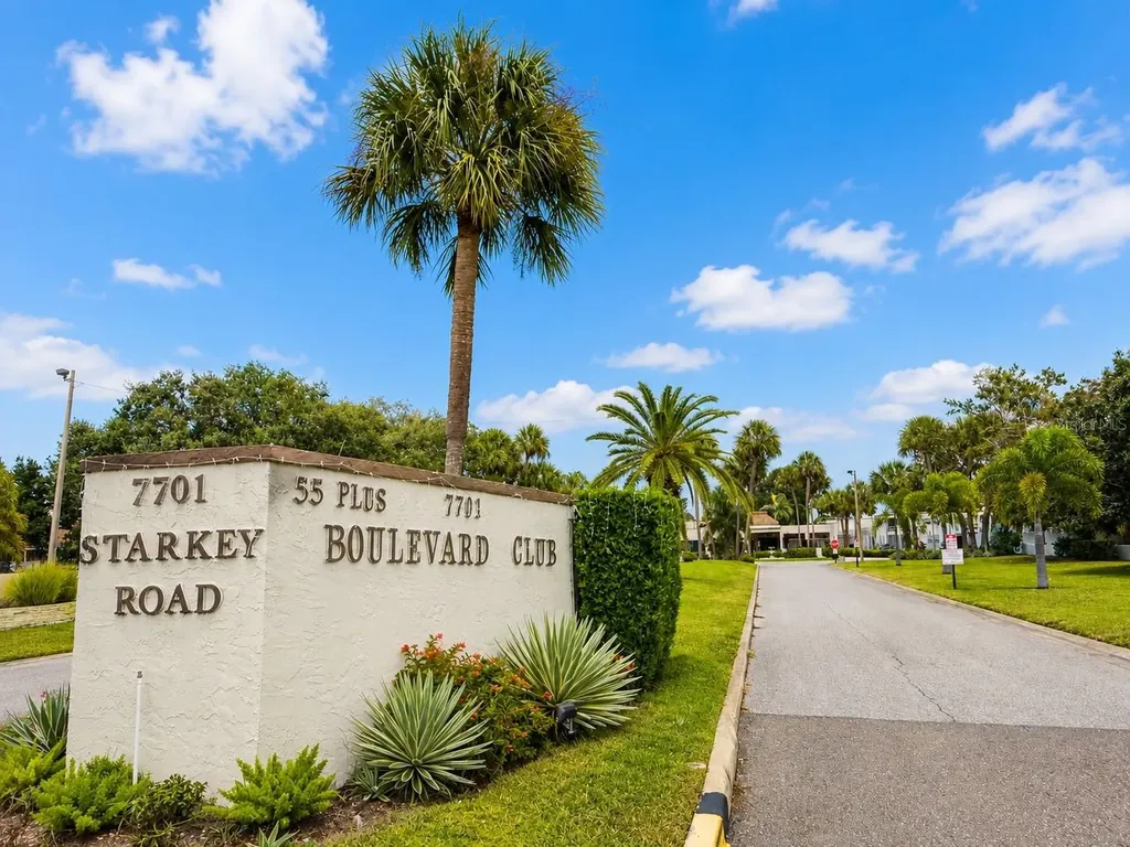 7701 Starkey Road Seminole FL 33777
