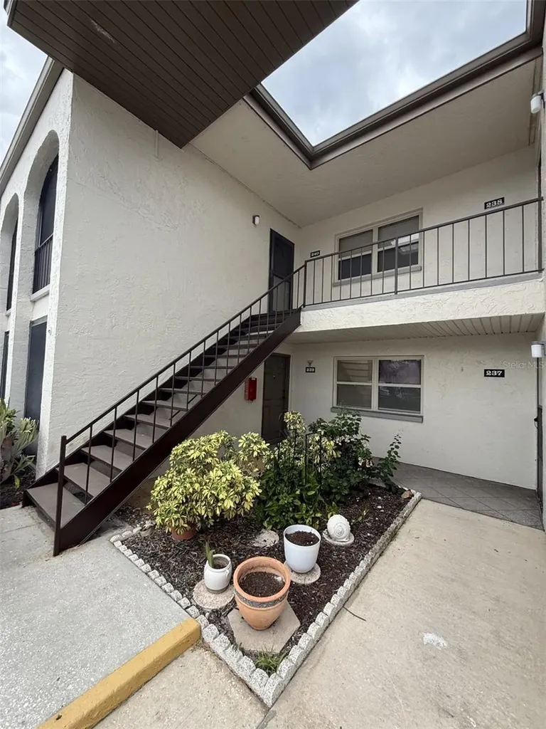 7701 Starkey Road Seminole FL 33777