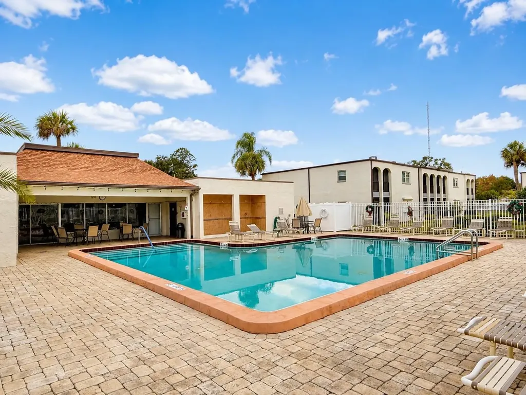 7701 Starkey Road Seminole FL 33777