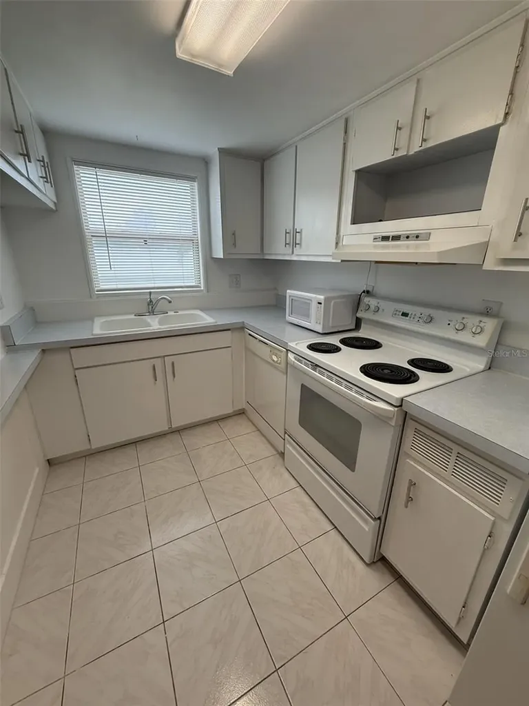 7701 Starkey Road Seminole FL 33777