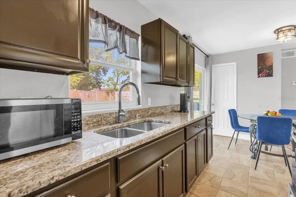 5390 Botany Court Orlando FL 32811