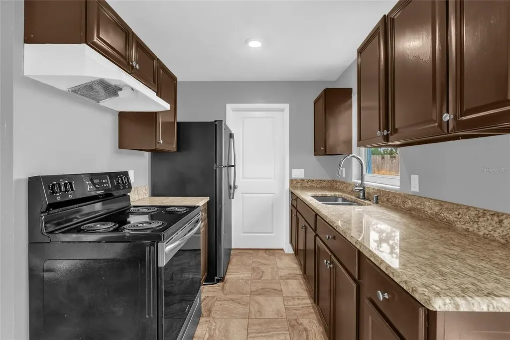 5390 Botany Court Orlando FL 32811
