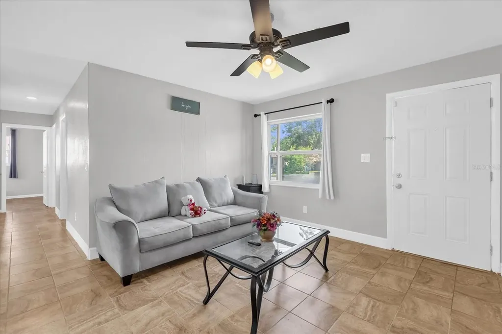 5390 Botany Court Orlando FL 32811