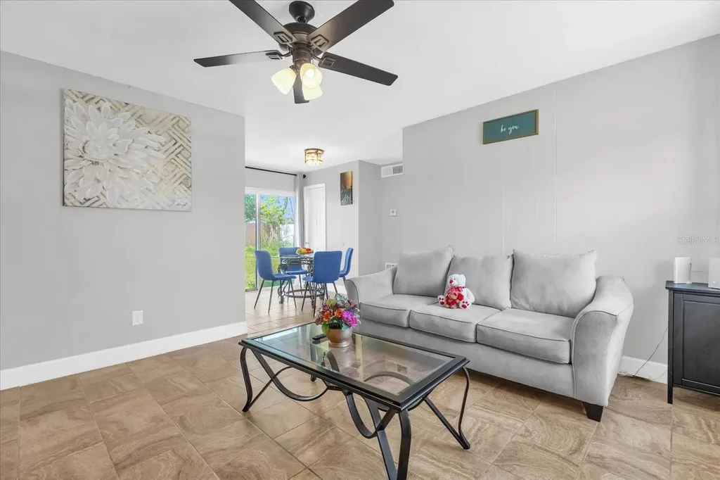 5390 Botany Court Orlando FL 32811