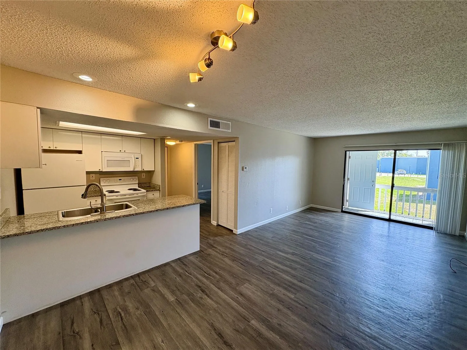 1909 5th Street W Bradenton FL 34205